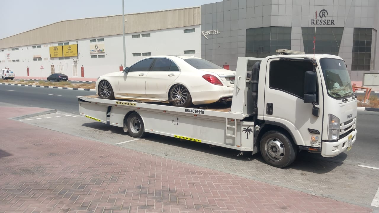 Recovery truck image 7